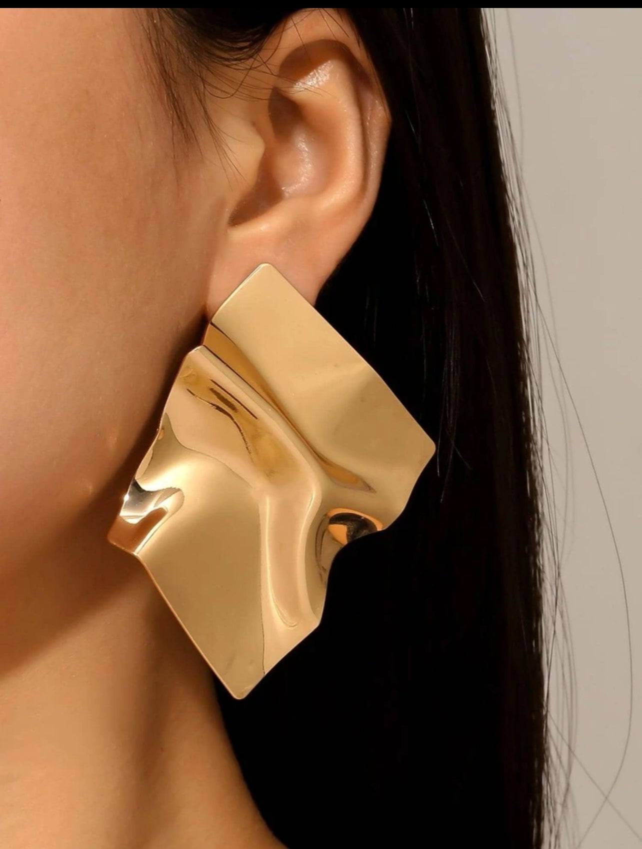 Golden Wave Stud Earring