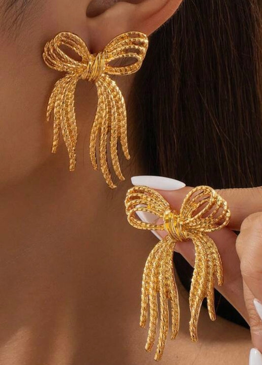 Bow Her Studs￼Earrings