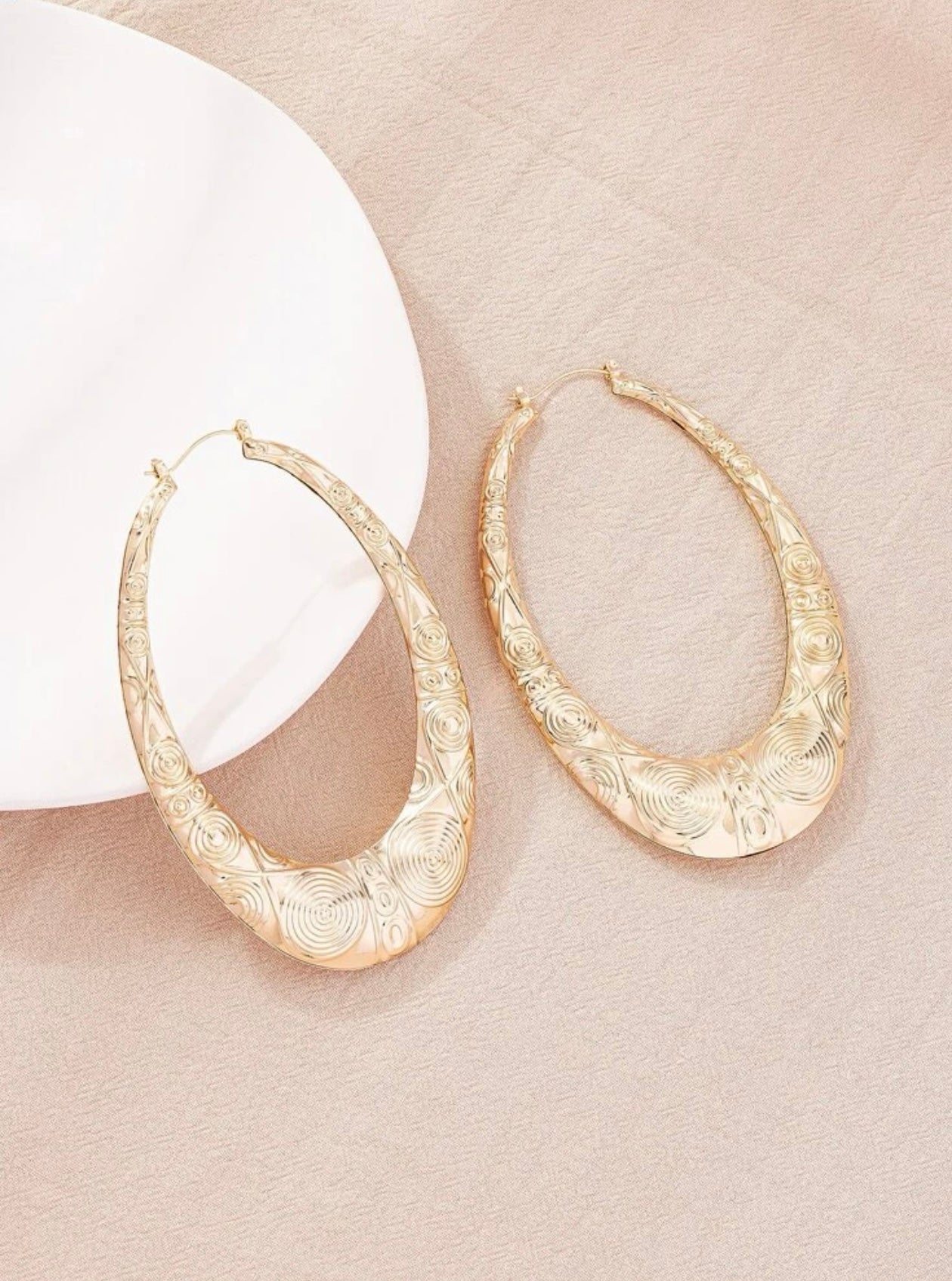 The Oval Earrings